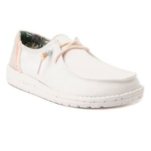 Hey Dudes size 8 women’s